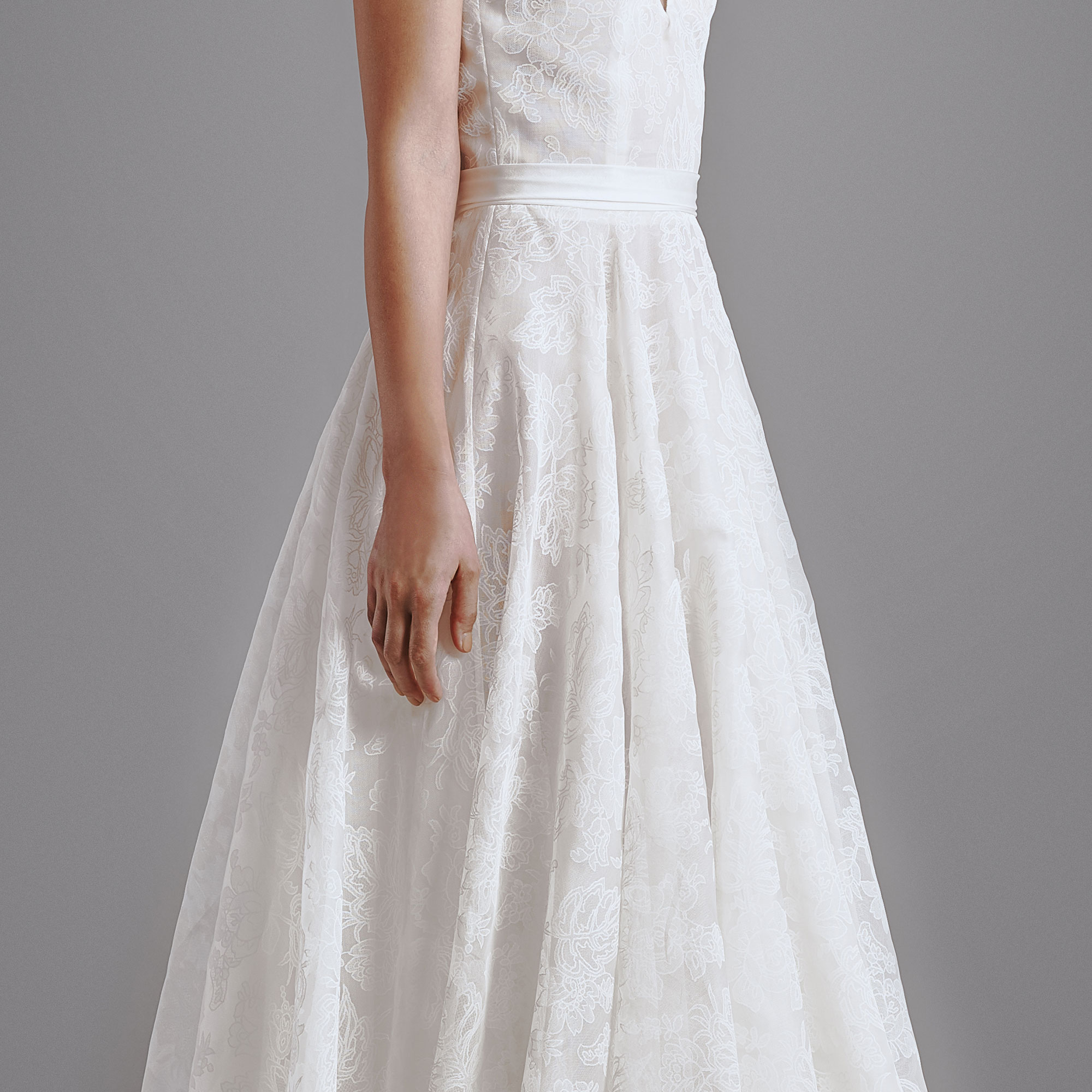 classic romantic wedding dress BHARB-ARALIA-BH2020-0013-004-frontmidecloseup